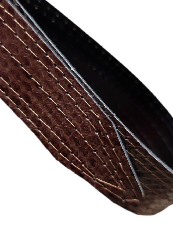 Φίδινη ζώνη από νερόφιδο σε καφέ