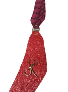 Κόκκινη με "πορους" και φουξια σταμπα φιδιου