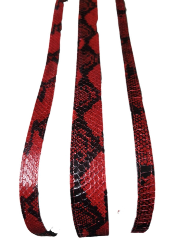 Φίδινη ζώνη από πύθωνα σε χρώμα μαυροκόκκινο