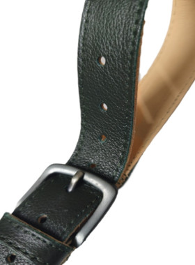 Πράσινο σκούρο με ήπιους "πόρους" δερμάτινη ζώνη