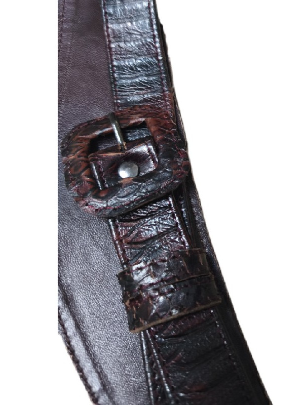 "Φίδινες" αναγλυφες φολίδες μπορντό-μαύρες απο μοσχάρι δερμάτινη ζωνη