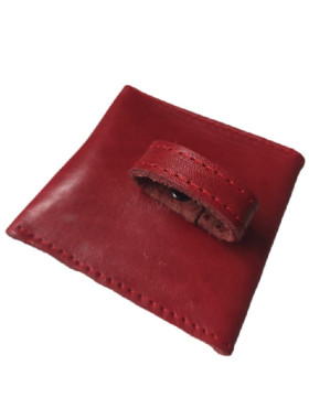 Κόκκινη δερμάτινη ζωνη με ασορτί πορτοφολάκι