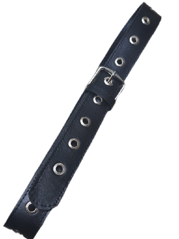 Μαύρη δερμάτινη ζώνη με τρουκς με τρύπα