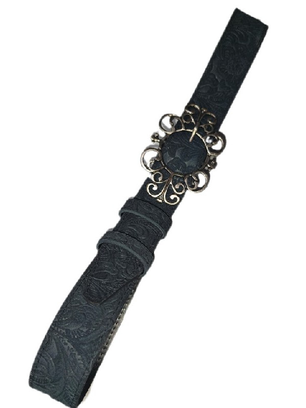 Μαύρη δερμάτινη ζώνη με έντονα ανάγλυφα σταμπαριστά λουλουδια