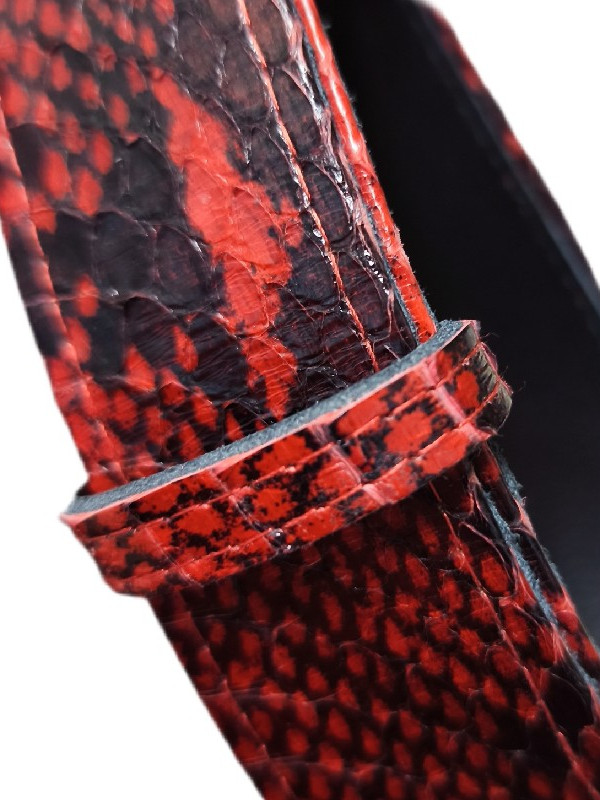 Φίδινη ζώνη από πύθωνα σε χρώμα μαυροκόκκινο