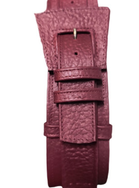 Μπορντο με εντονους χονδρούς "πορους" δερματινη ζωνη