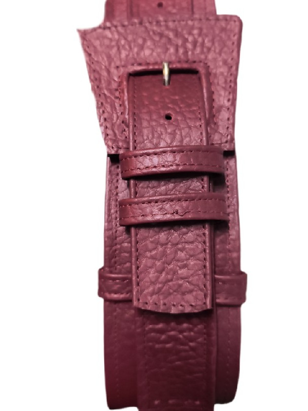 Μπορντο με εντονους χονδρούς "πορους" δερματινη ζωνη